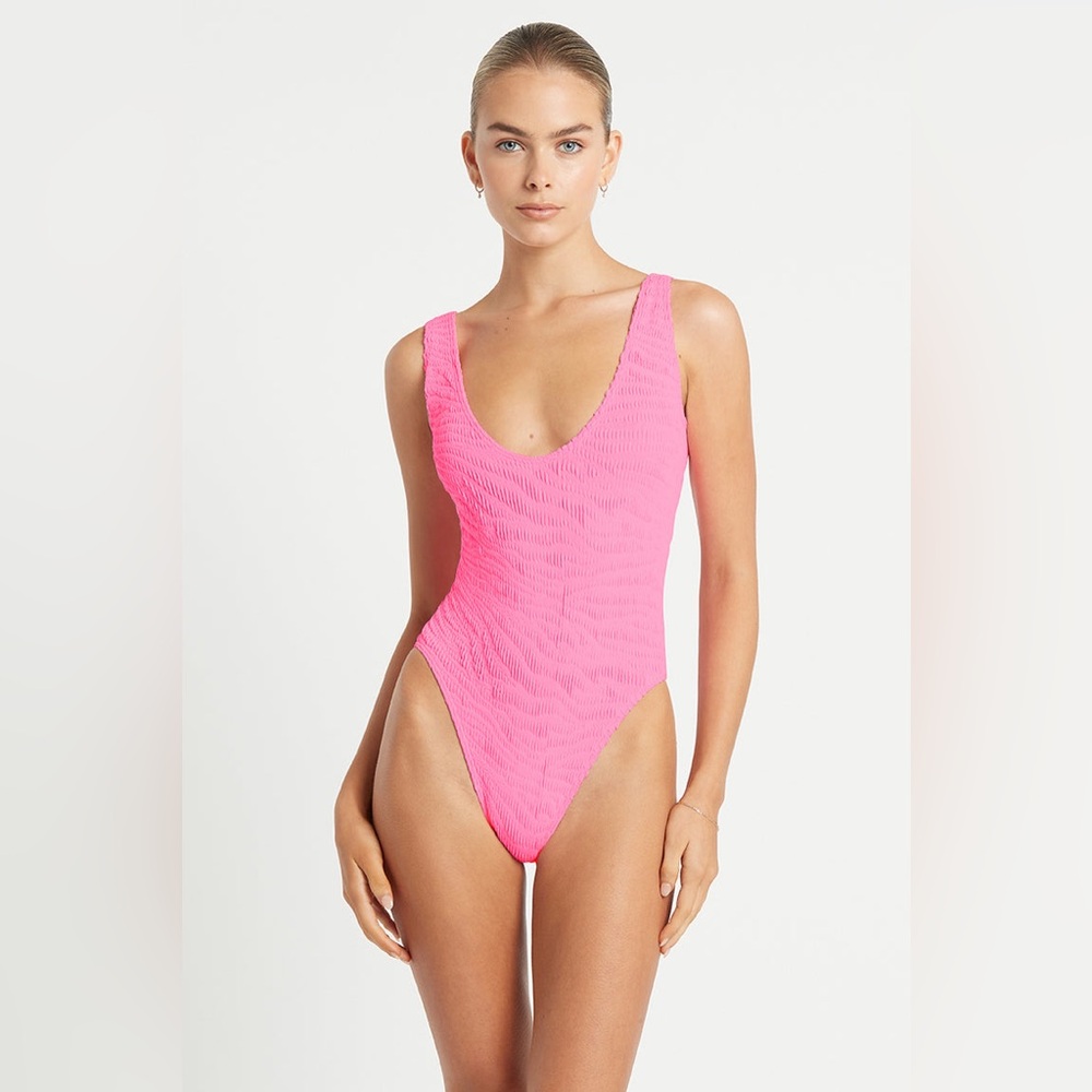 Bond-eye mara one piece, Pink Tiger, $175